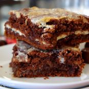 Gooey Rolo Cake Bars