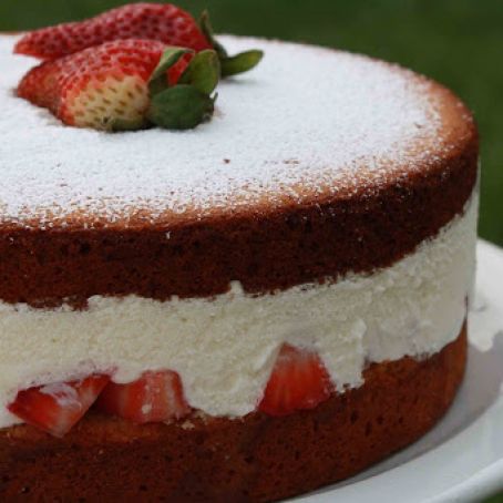 Strawberry and Cream Cake