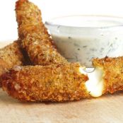 MOZZARELLA STICKS WITH BUTTERMILK DIP