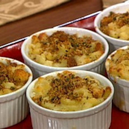 BAKED MACARONI'S AND CHEESE WITH BLACK TRUFFLE OIL