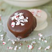 Peppermint Patty Stuffed Ritz Crackers