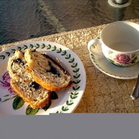 Sweet bread with poppy seeds and almonds