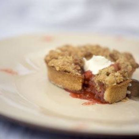 Strawberry Apple Crumble from Raglan Road - Downtown Disney