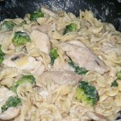 Easy Chicken & Broccoli Alfredo