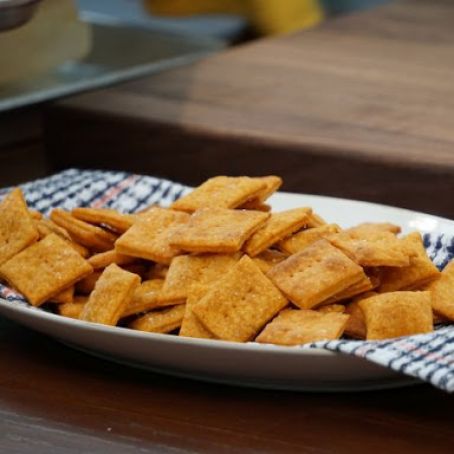 Smokey Cheddar Cheese Crackers