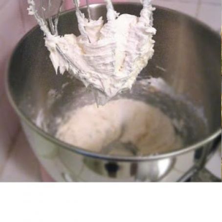 Better-Than-Store-Bought Vanilla Cake Frosting (GOOD)