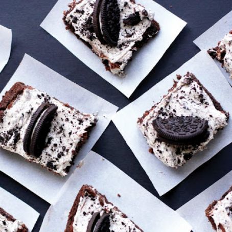 Cookies & Cream Gooey Cake
