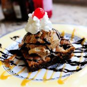 Chocolate Chip Caramel Ice Cream Sundae