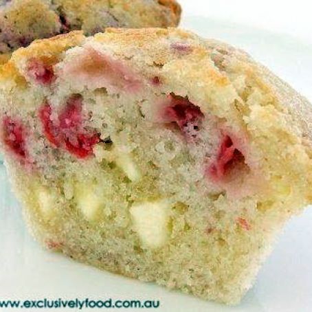MUFFIN - Strawberry, Raspberry and White Chocolate Muffin