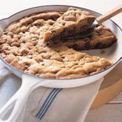 Skillet-Baked Chocolate Chip Cookie