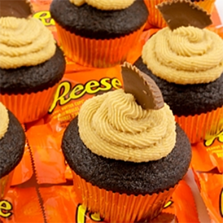 One-Bowl Chocolate Cupcakes with Creamy Peanut Butter Frosting