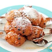PASTRY - Oliebollen (Ducth Doughnut)