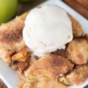 Snickerdoodle Apple Cobbler
