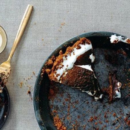 CHOCOLATE S'MORE PIE