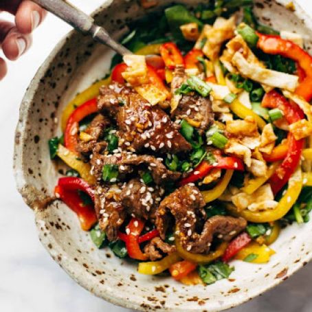Korean BBQ Steak Bowls with Spicy Sesame Dressing - Pinch of Yum