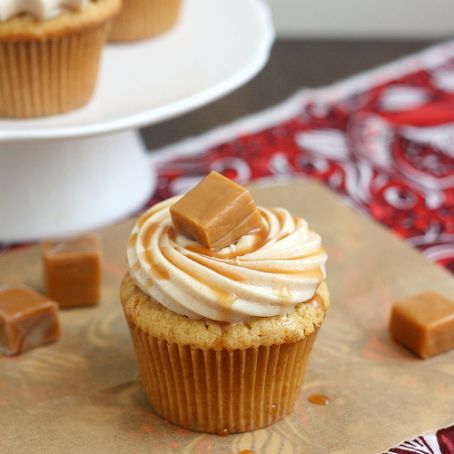 Spiced Apple Cupcakes with Cinnamon Cream Cheese Frosting