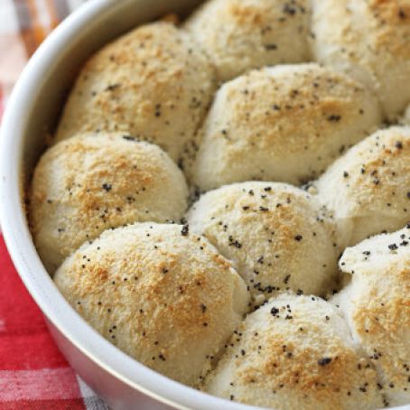 Garlic Parmesan Dinner Rolls