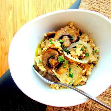 Oatmeal with Sauteed Mushrooms, Onion, and Thyme