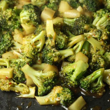 Stir Fried Broccoli with Chili Garlic Sauce