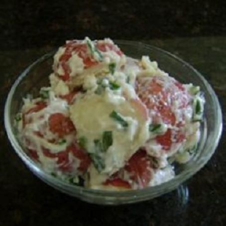 Red Potato Salad with Sour Cream and Chives