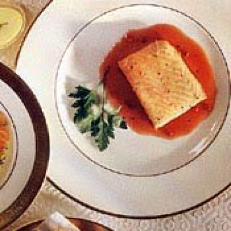 BAKED SALMON w/RED PEPPER COULIS