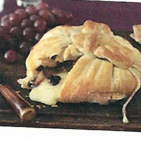 Paula Deen's Brie en Croute