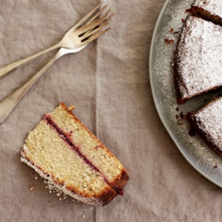 Buckwheat and Apple Cake (Schwarzplententorte)