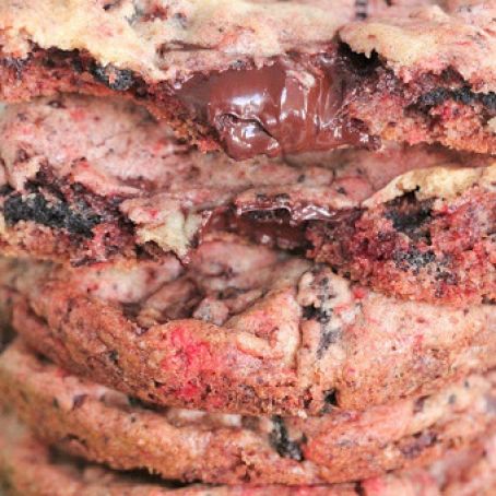 Candy Cane Oreo Chocolate Chunk Cookies