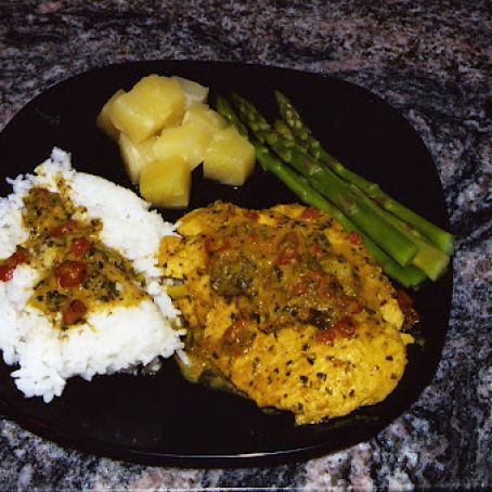 Hot Green Curry Chicken over Rice with White Asparagus, Pineapple & Blueberries