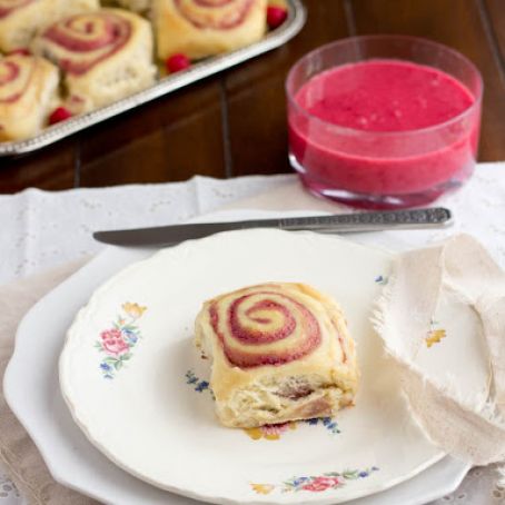 Raspberry Cinnamon Rolls