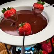 CHOCOLATE HAZELNUT FONDUE -The Melting Pot Copycat