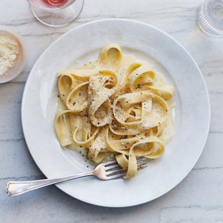 5 Steps to Achieve That Saucy, Glossy, Perfect Pasta