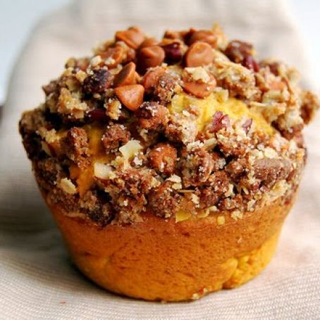Pumpkin Muffins with Gingersnap, Cinnamon Chip Streusel