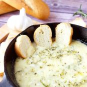 BAKED BRIE AND GARLIC DIP