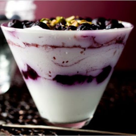 BLUEBERRY YOGURT PARFAIT