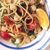 Linguine with Bay Scallops, Fennel, and Tomatoes