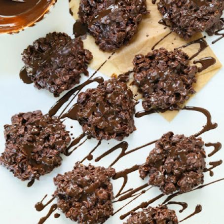 4 ingredient dark chocolate almond butter cookies