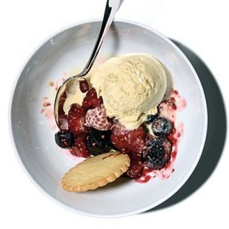 ICED MAPLE CREAM w/BERRIES