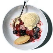 ICED MAPLE CREAM w/BERRIES