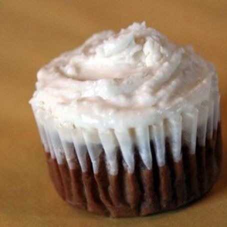 Almond Flour Vanilla Cupcakes