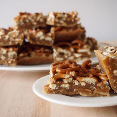 Caramel Pretzel Bars