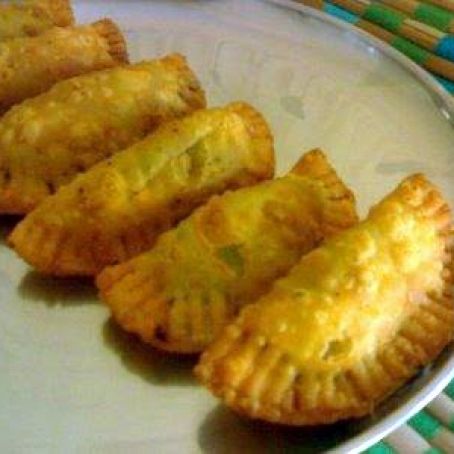 Gujjias (Samosa)
