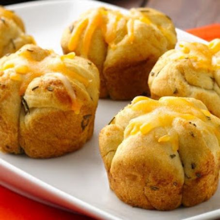 Cheesy Rosemary Monkey Bread Rolls