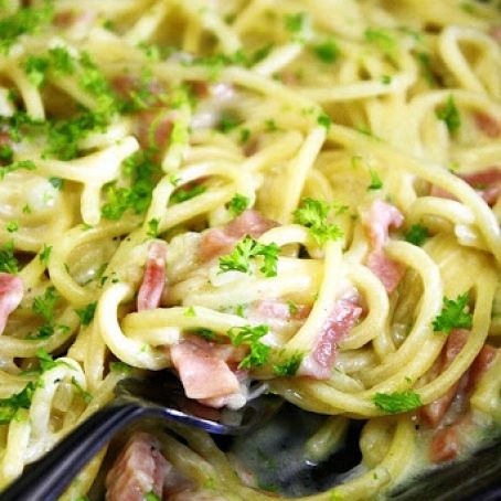CARBONARA****Spaghetti with Ham and Alfredo Sauce - 12(4) Points