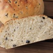 PAN GRIEGO CON ACEITUNAS Y TOCINO