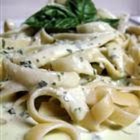 Alfredo Sauce--Quick and Easy