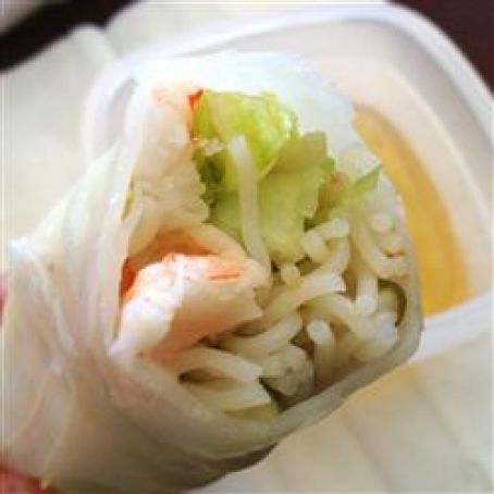 Vietnamese Spring Rolls With Dipping Sauce