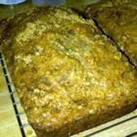 Zucchini Bread with Cinnamon Sugar Topping
