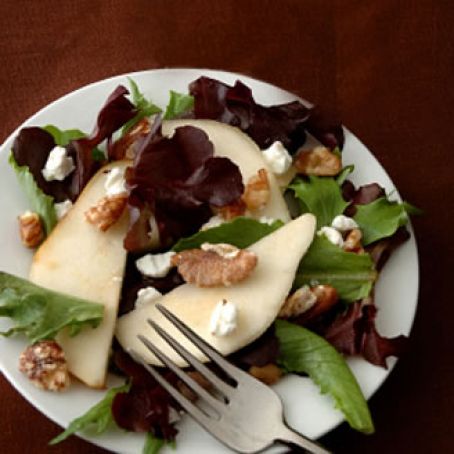 Pear Salad with Pinot Grigio Vinaigrette