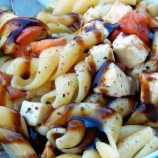 Caprese Pasta Salad with Mozzarella